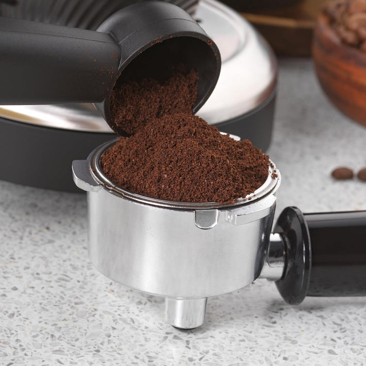 Petra PT5240 Espresso Machine With Milk Frother - 1.4 L, Bpa-Free, Single & Double Barista Style Espresso, Compact, Pompă de presiune italiană de 15 Bar, Compatibil cu cafea măcinată, 1465W